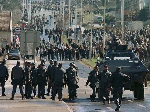 Represioni policor ndaj protestuesve